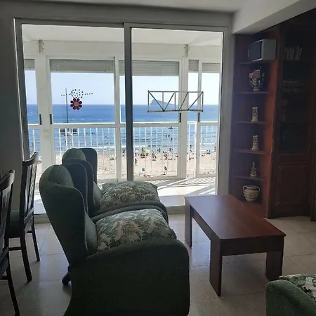 Piso De 4 Dormitorios A Pie De La Playa Levante